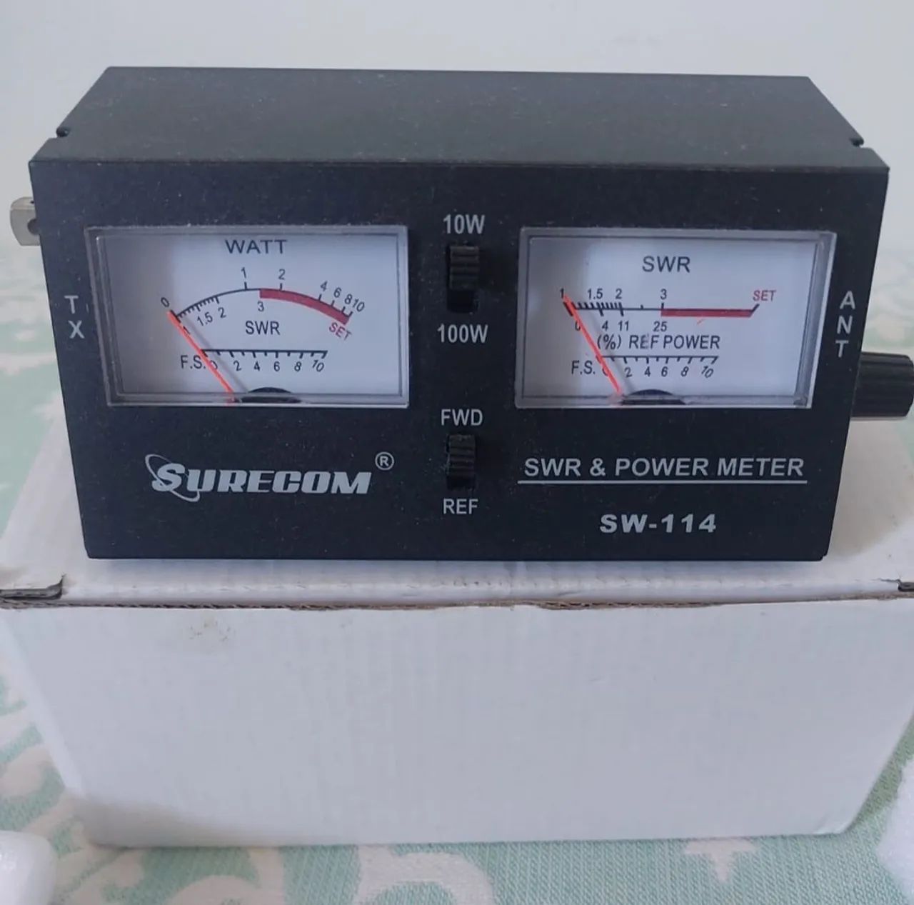 Medidor de Potência e SWR Surecom SW-114