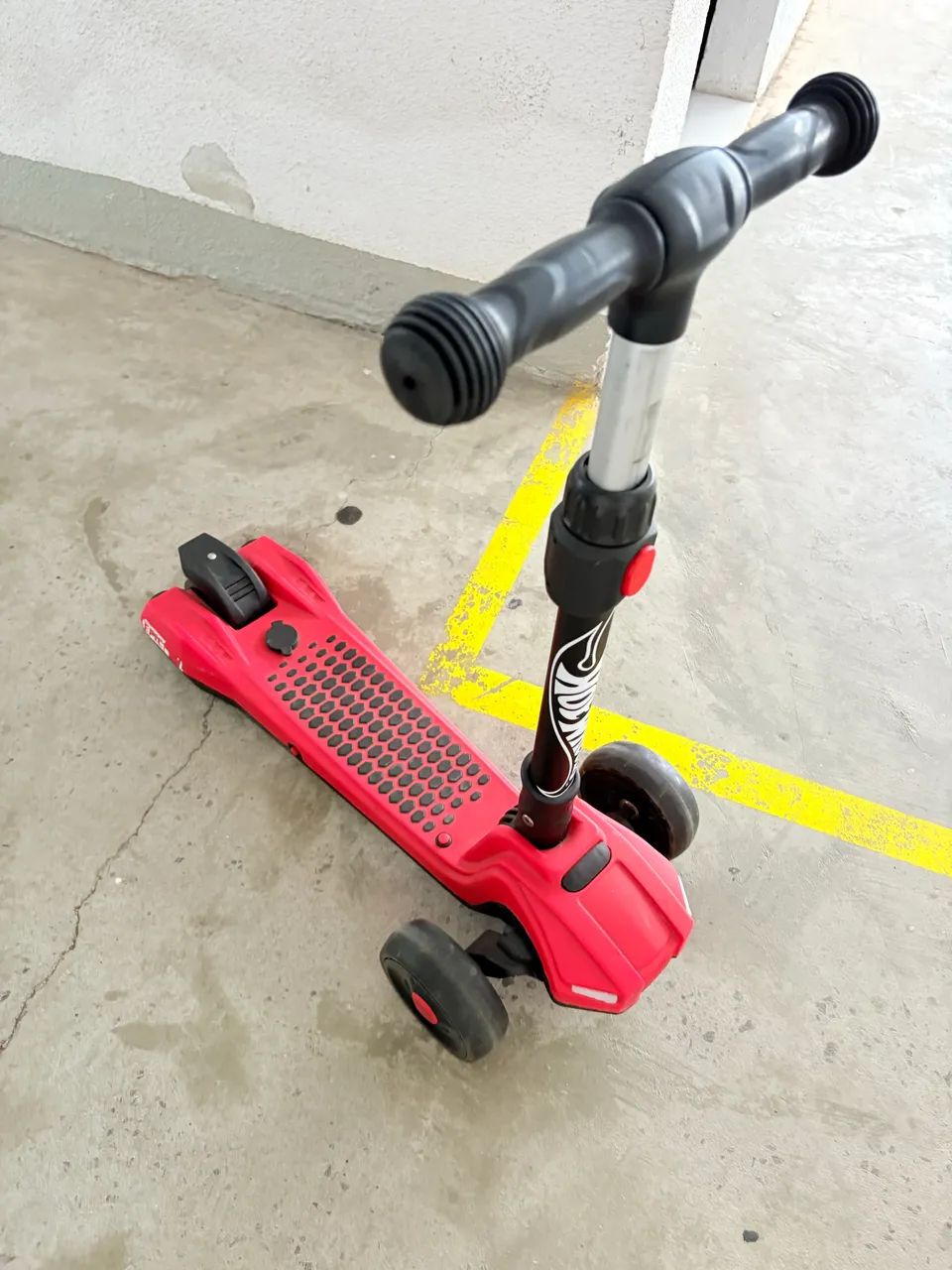 Patinete max turbo com fumaça e luzes - Foto 6