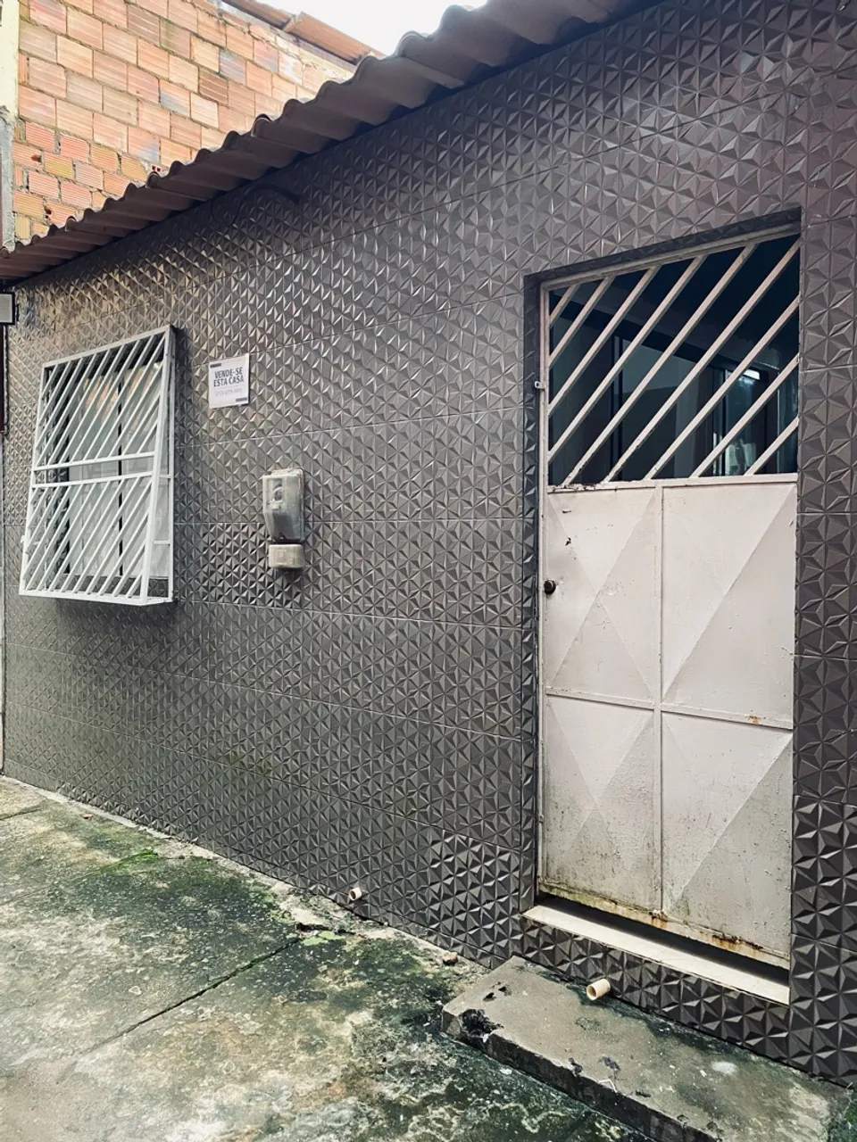 Vende-se está casa