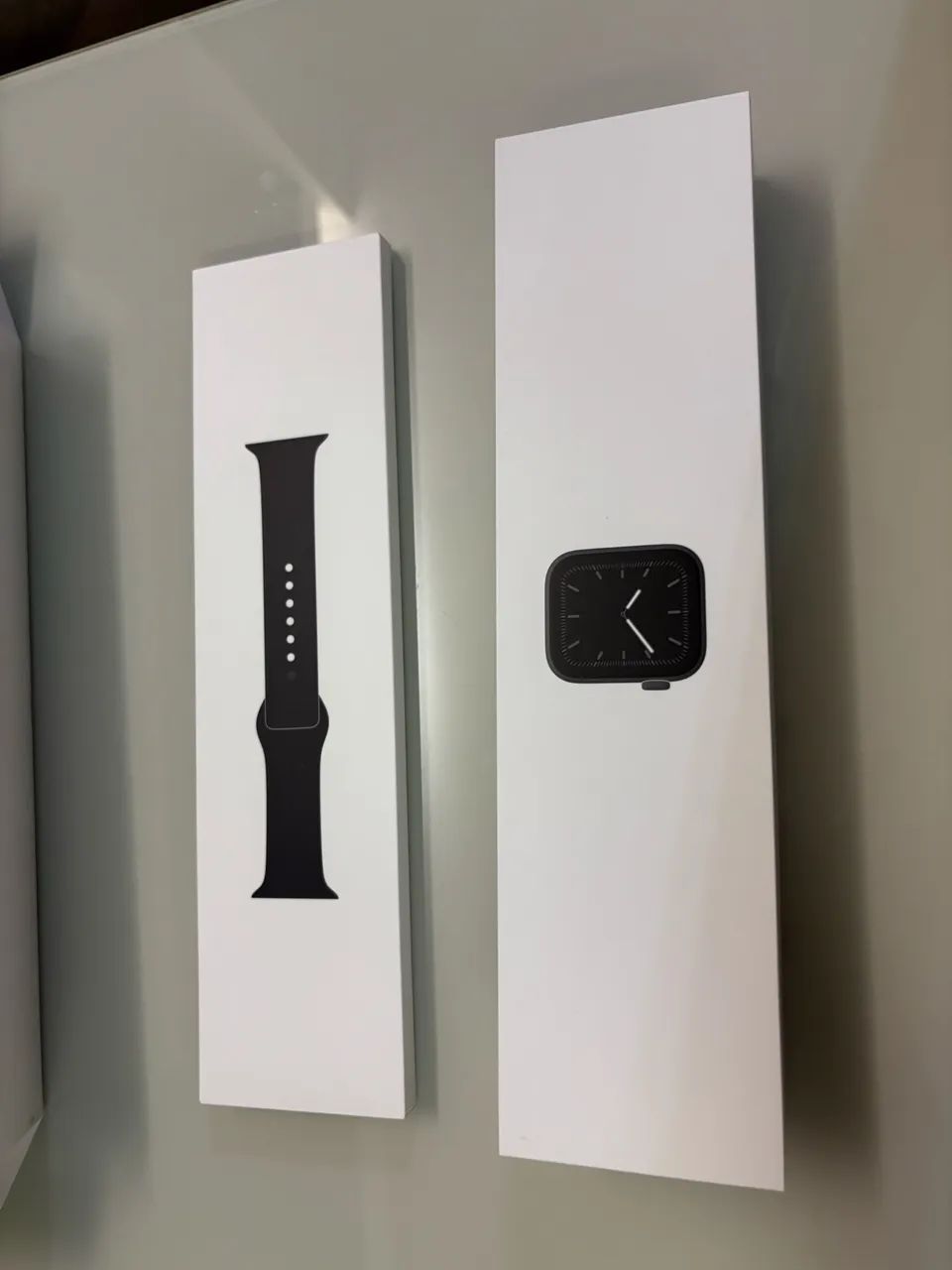 Apple Watch Series 5 40 MM Space Gray Aluminum Case Black Sport Band - Foto 2