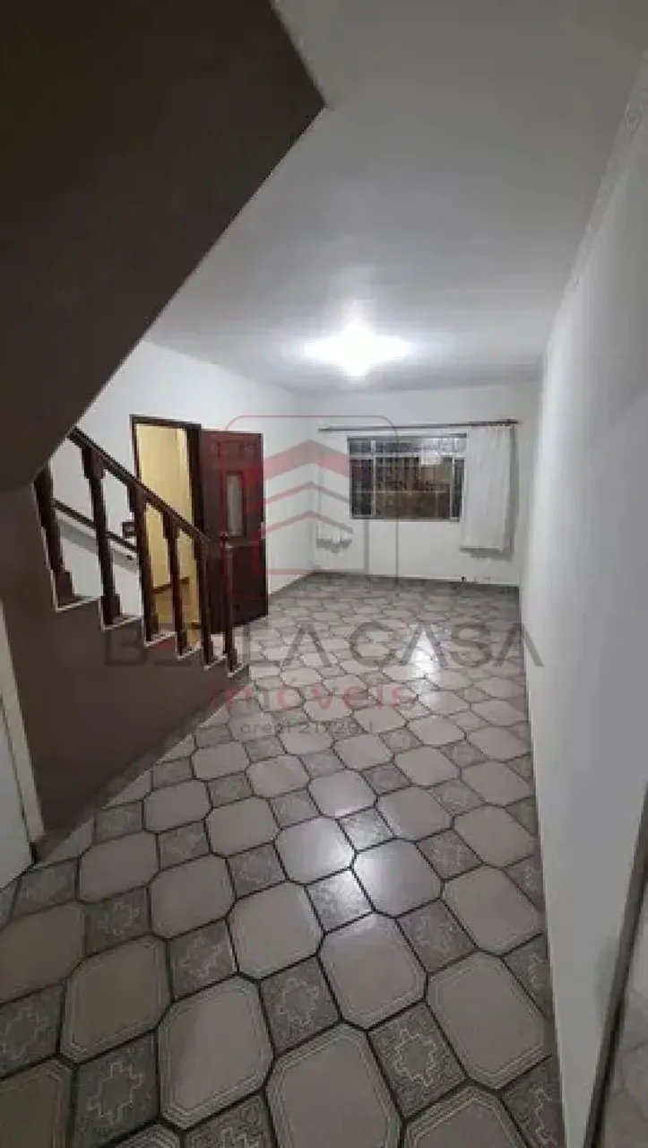 Sobrado a venda Vila Carrão com 3 quartos, 2 vagas e quintal