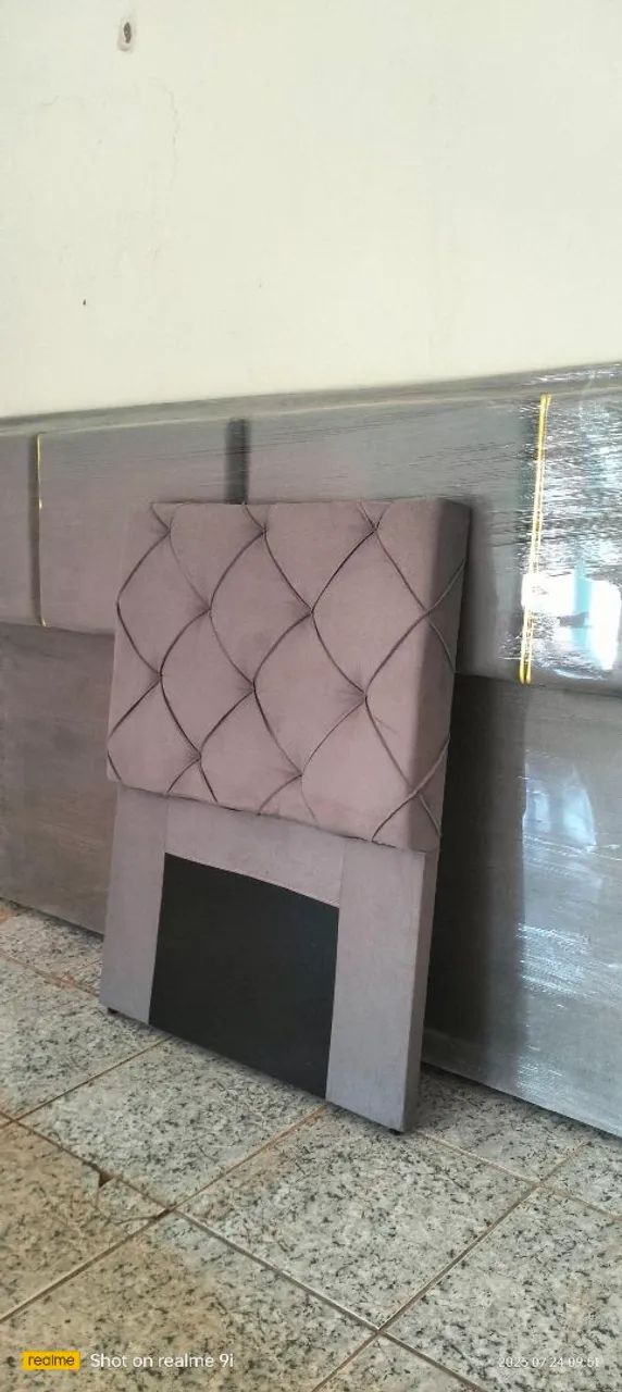 Cabeceira de cama estofada cinza - Foto 3