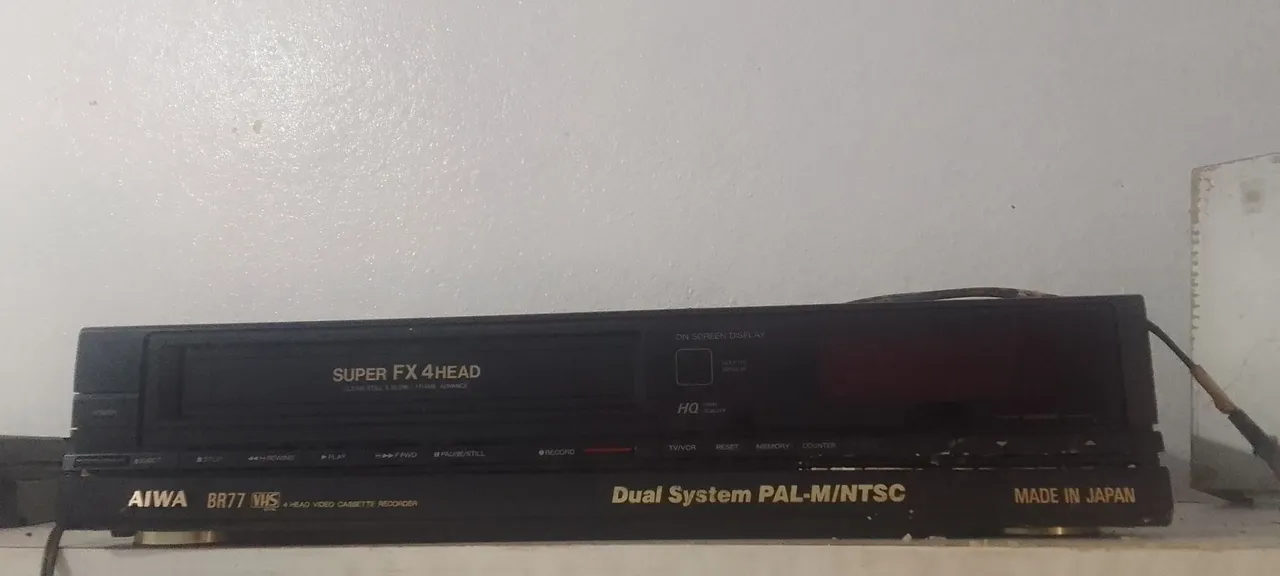 Vídeo Cassete AIWA BR77 VHS Super FX 4 Head Dual System