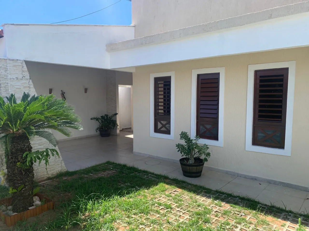 Casa condomínio 4/4 duas suítes