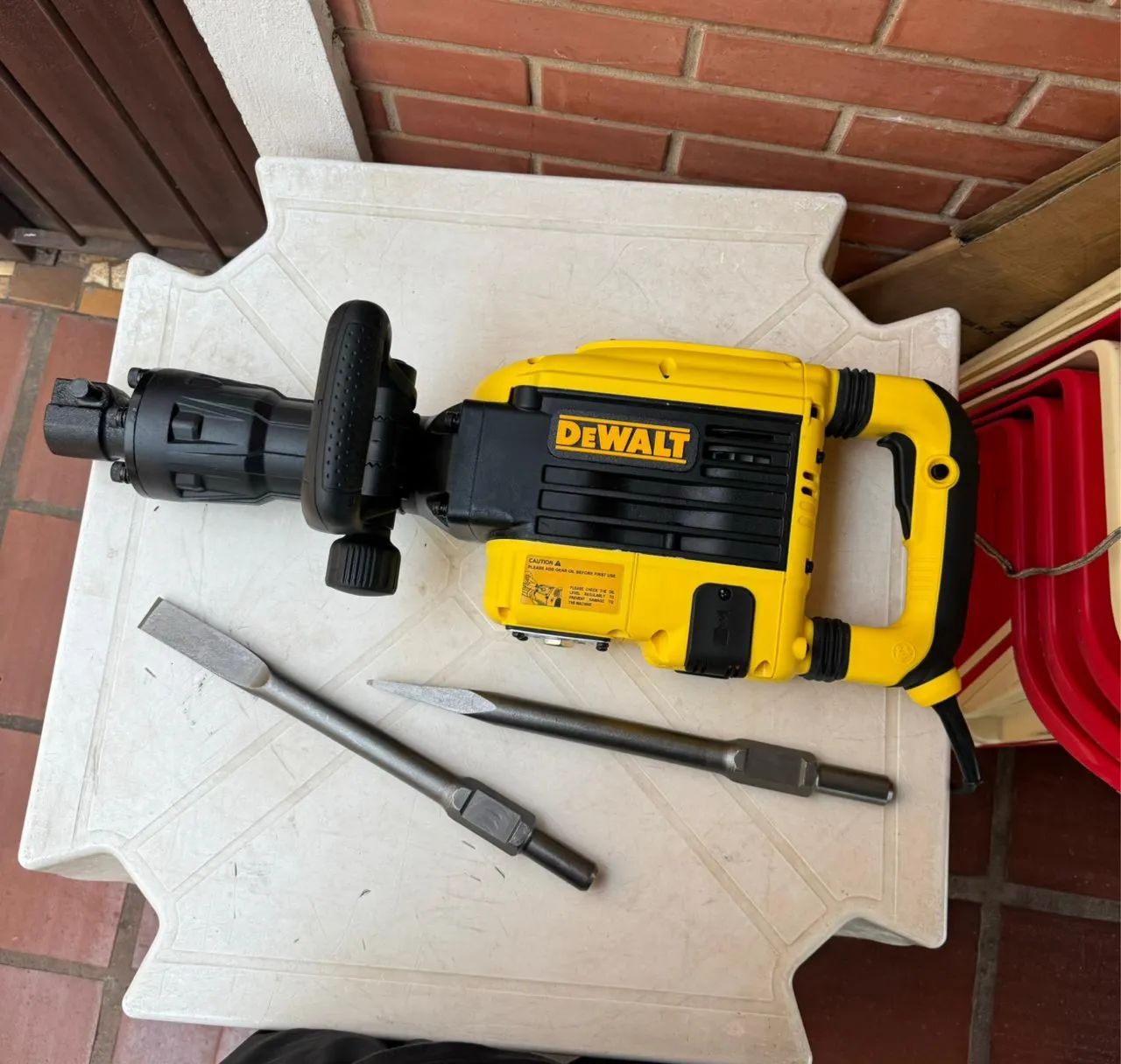 DEWALT 10 kg Rotary Hammer