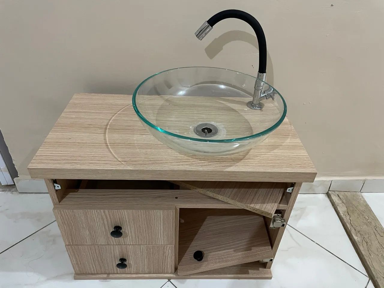 Armário de Banheiro com Cuba de Vidro