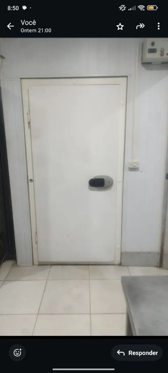 Câmara fria de açougue com gancheira 