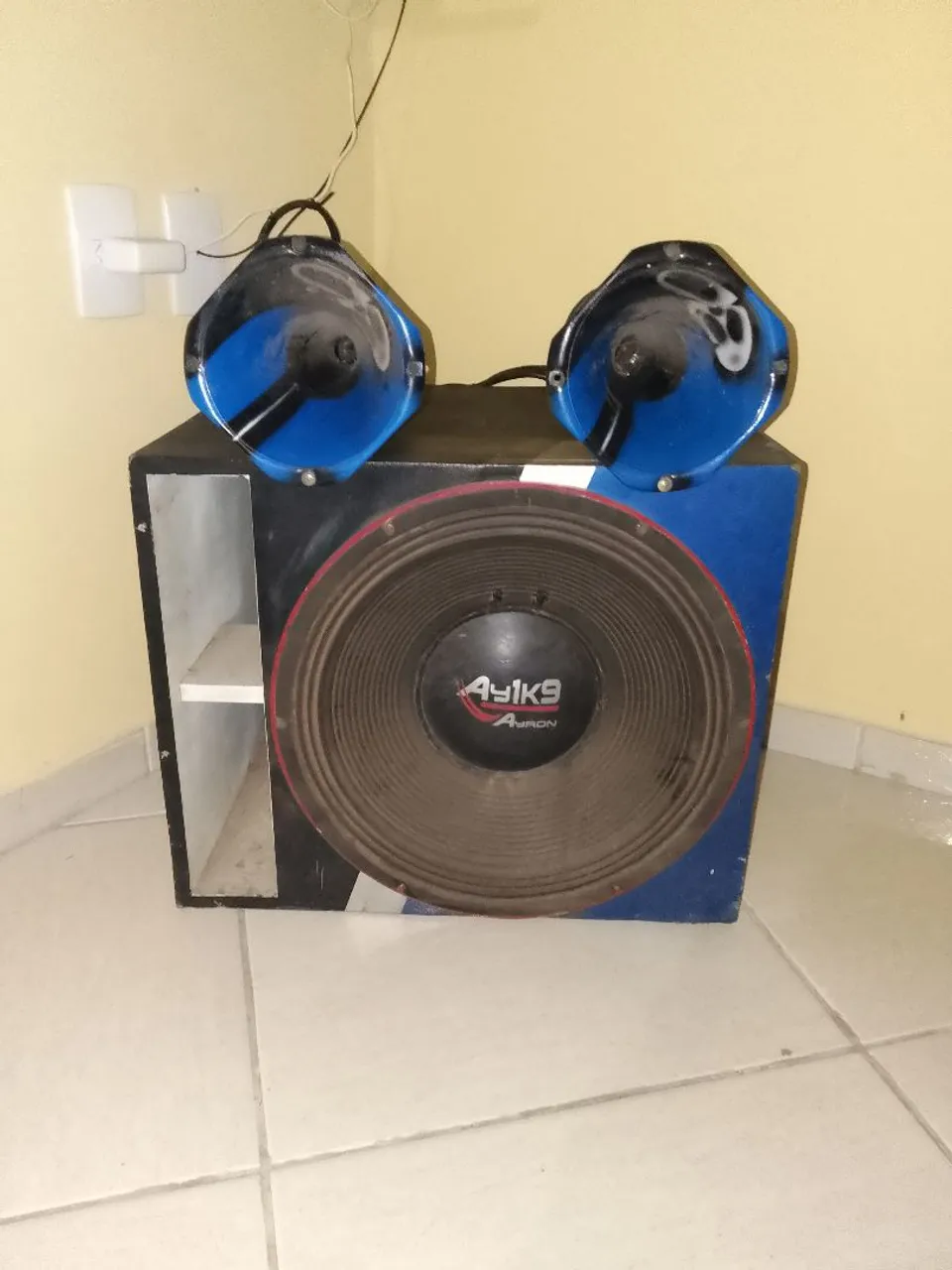 Caixa de som automotivo 41k9