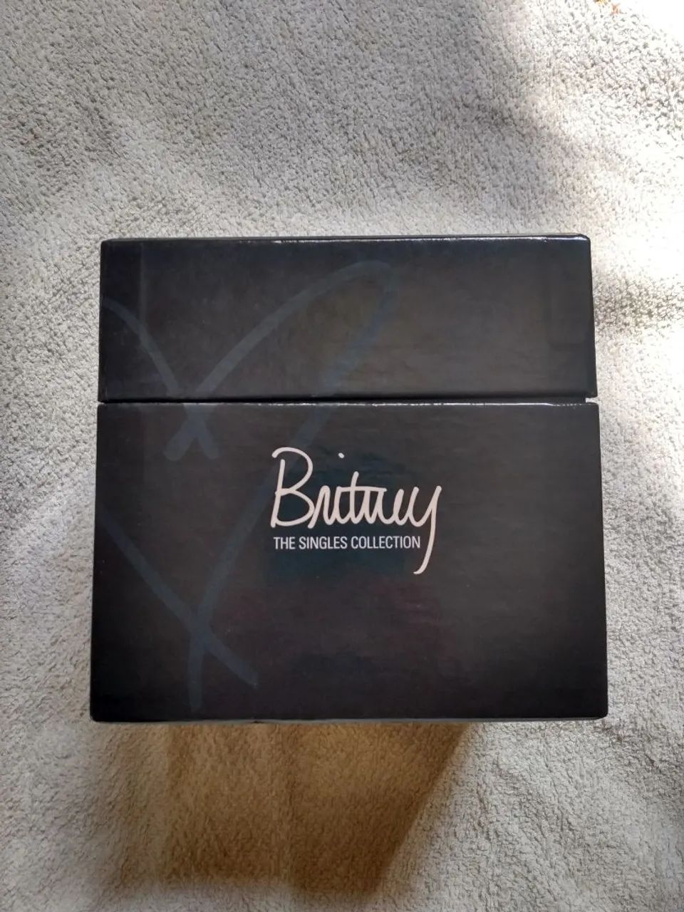 Britney Spears box The Singles Collection.