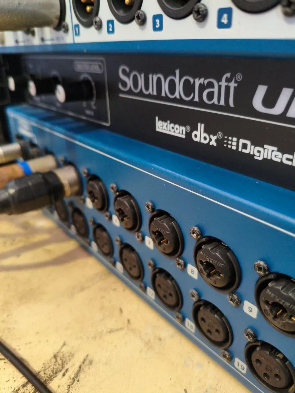 Mesa Digital Soundcraft Ui24R - Foto 4