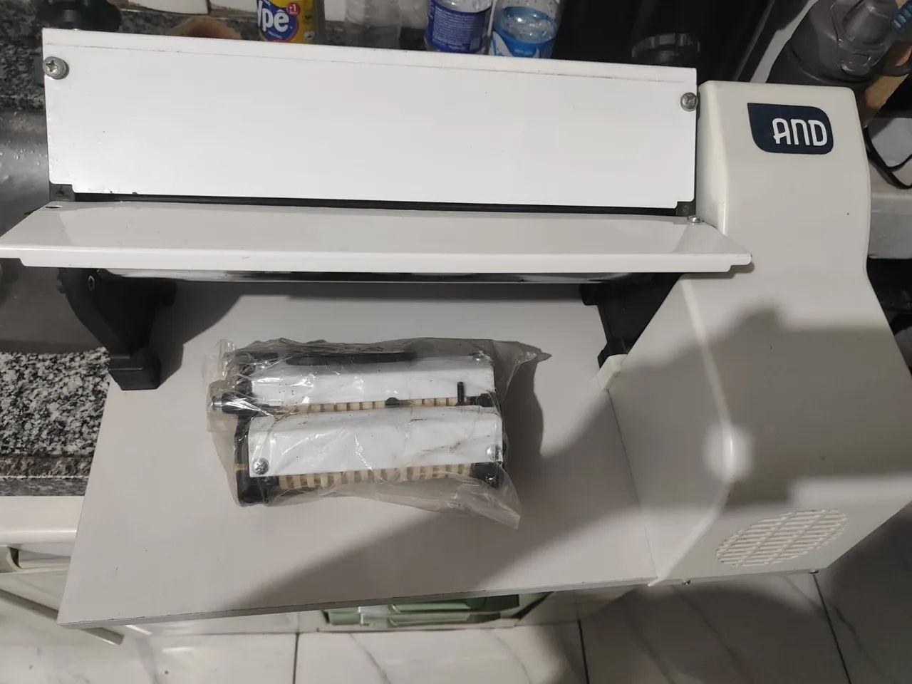Cilindro de pizza e macarrão elétrico em perfeito estado funcionando perfeitamente 