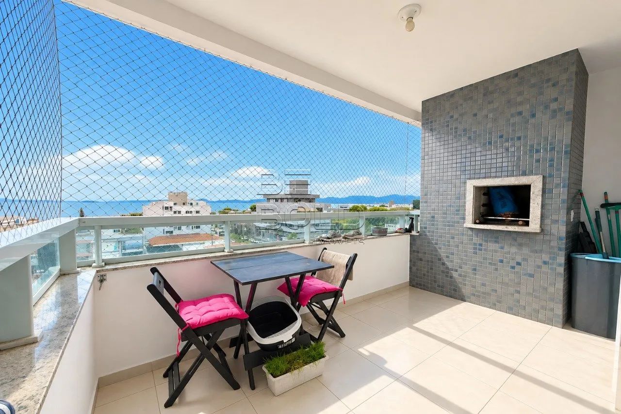Apartamento 2 dormitórios com vista mar