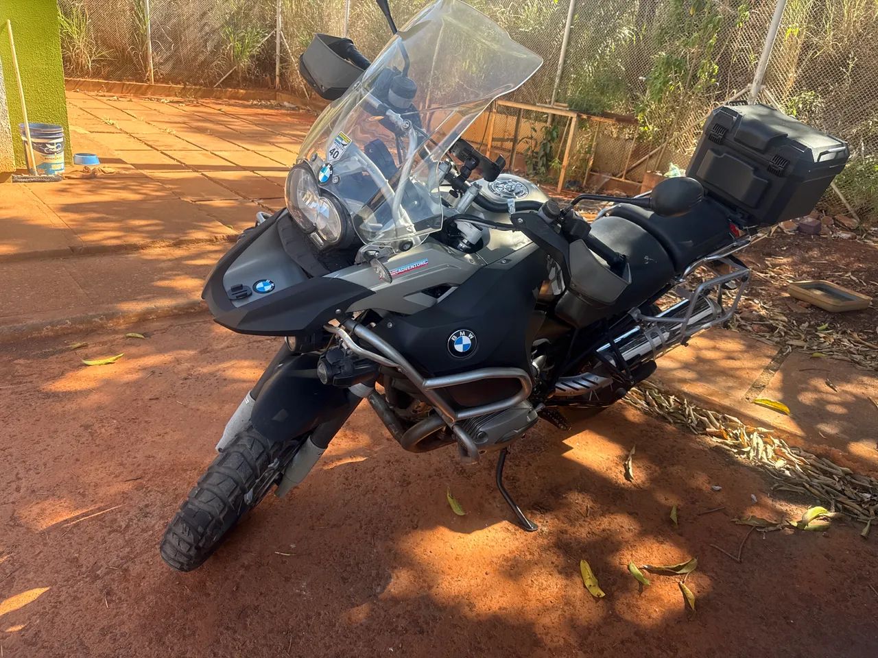 Vende se Gs 1200 segundo dono posso comprovar com documentos 