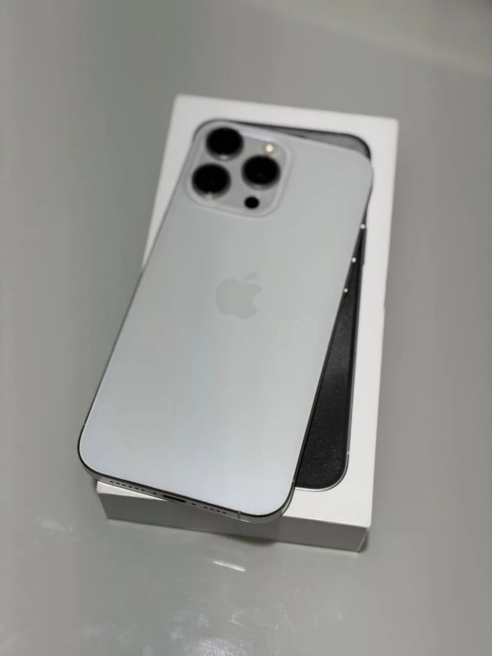 iPhone 15 PRO MAX Titanium Prata - Foto 2