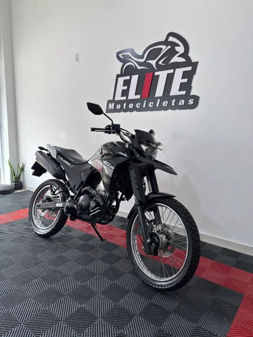 XTZ 250 Lander 2021 Preta  - Foto 5