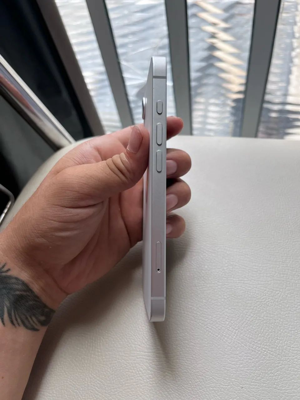 iPhone 16e  - Foto 3