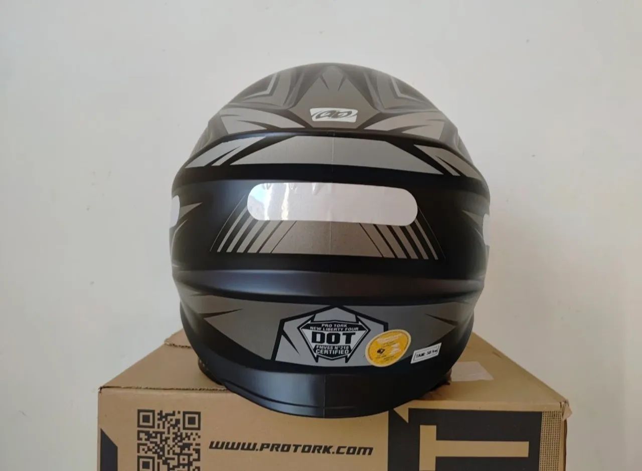 Capacete R8 Novo, Tamanho 58 A VISTA  - Foto 4