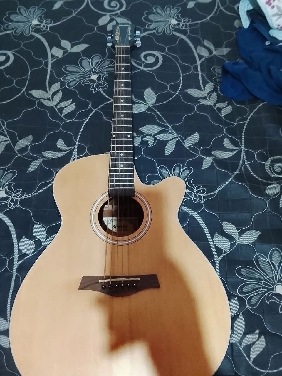 Violão com capa muito bom 