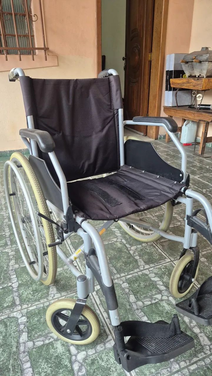 Cadeira de Rodas D600 DELLAMED (120kg)