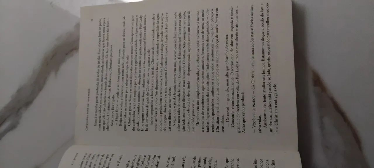 Livros Cinquenta Tons de Cinza. - Foto 4