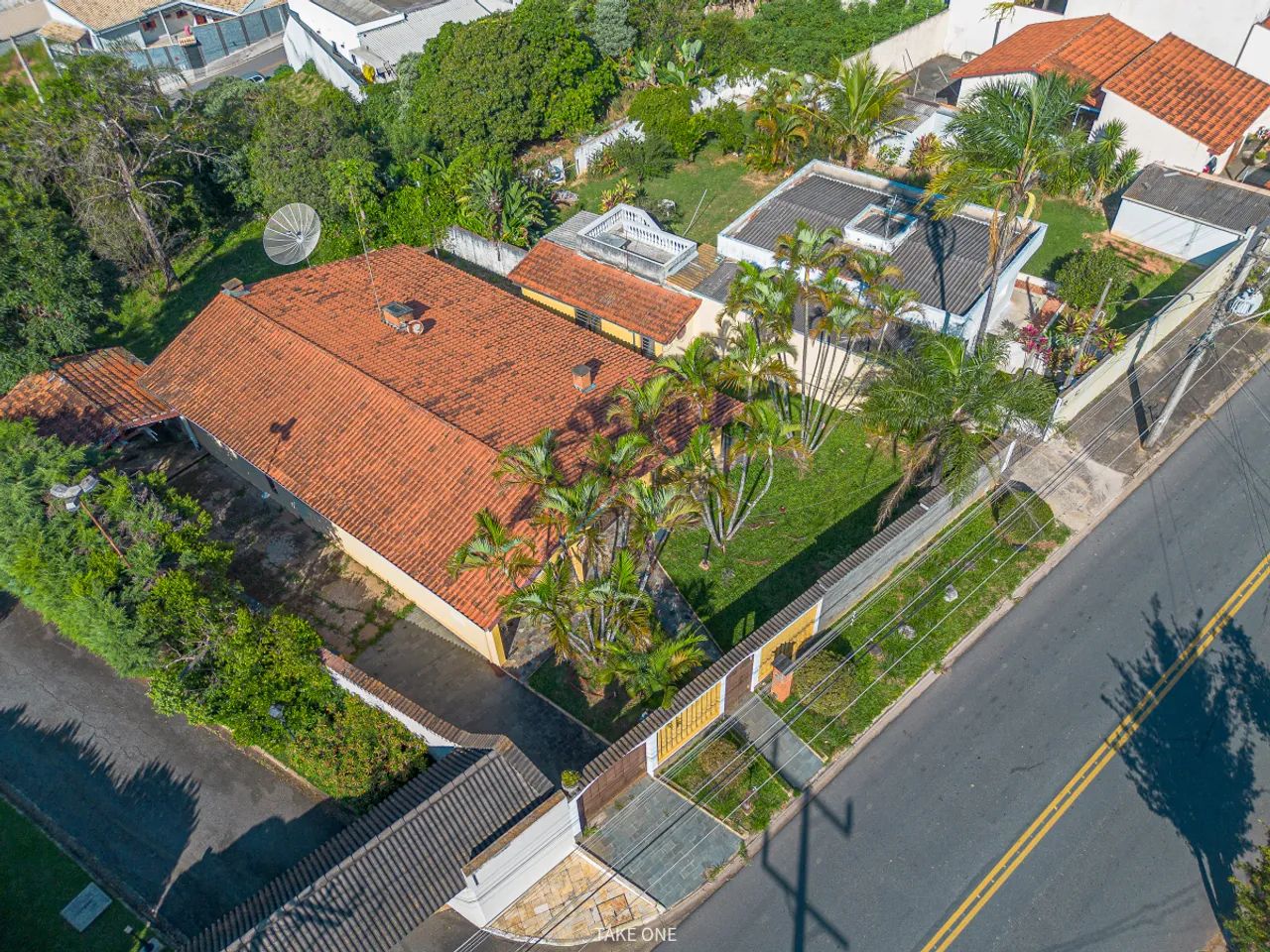 Casa para venda em Centro com 4 quartos, sendo 1 suíte, 281m² - Foto 2