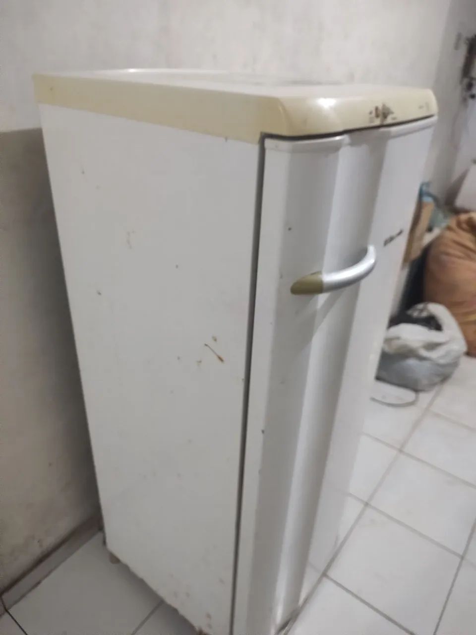 Geladeira Eletrolux 280 litros  - Foto 4