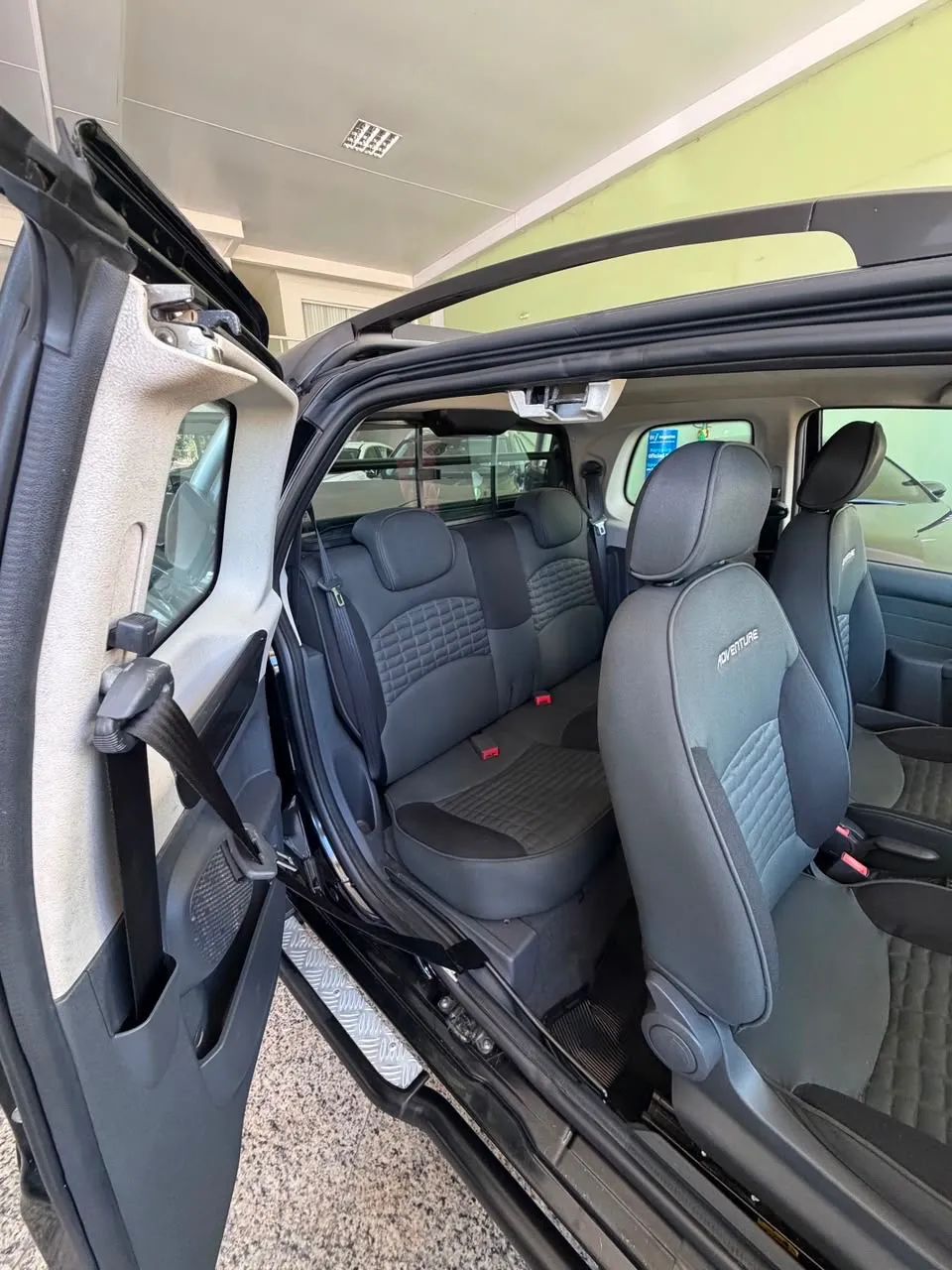 Fiat Strada Adventure1.8/ 1.8 Locker Flex CD 2014 - Foto 5