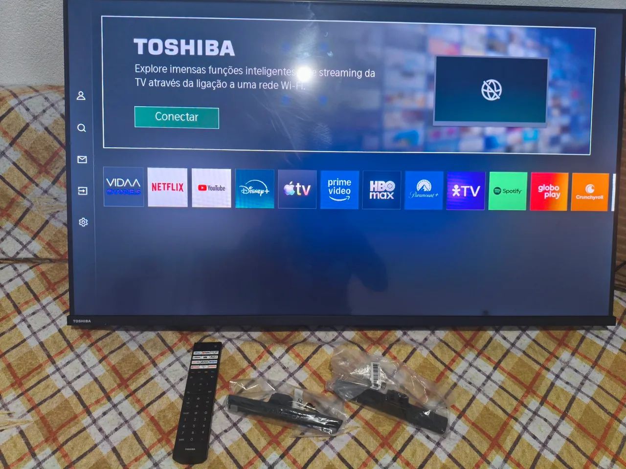 Vendo TV Smart 43 polegadas Toshiba  - Foto 2