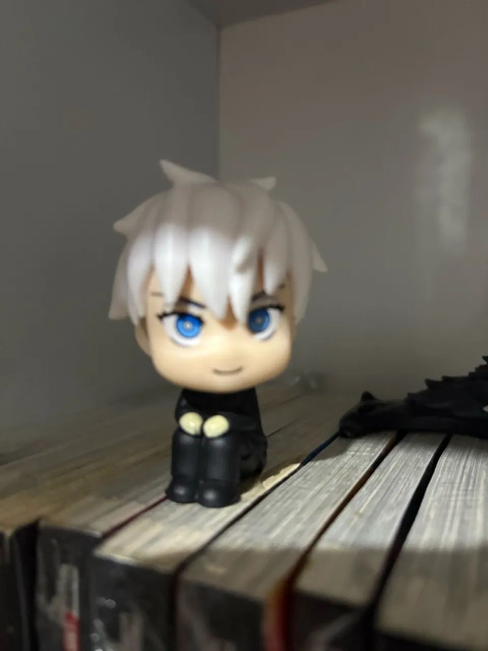 Mini gojo figure 
