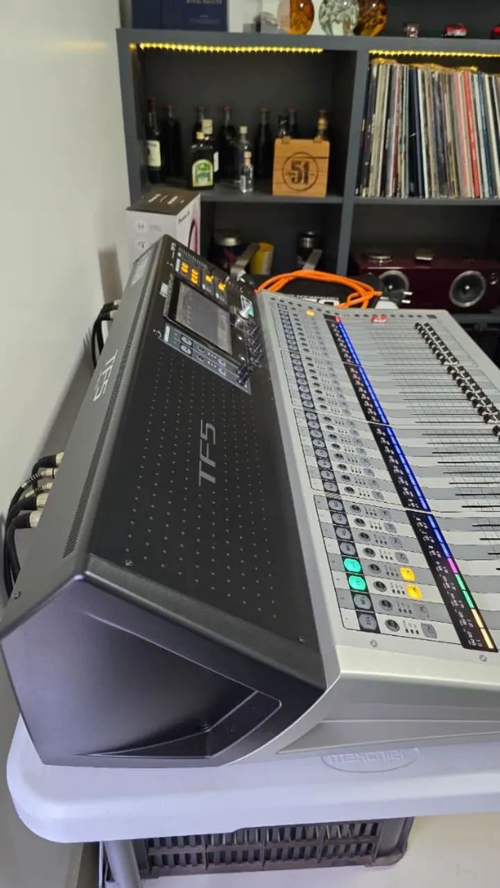 Mesa de Som Digital Yamaha TF5.  - Foto 2