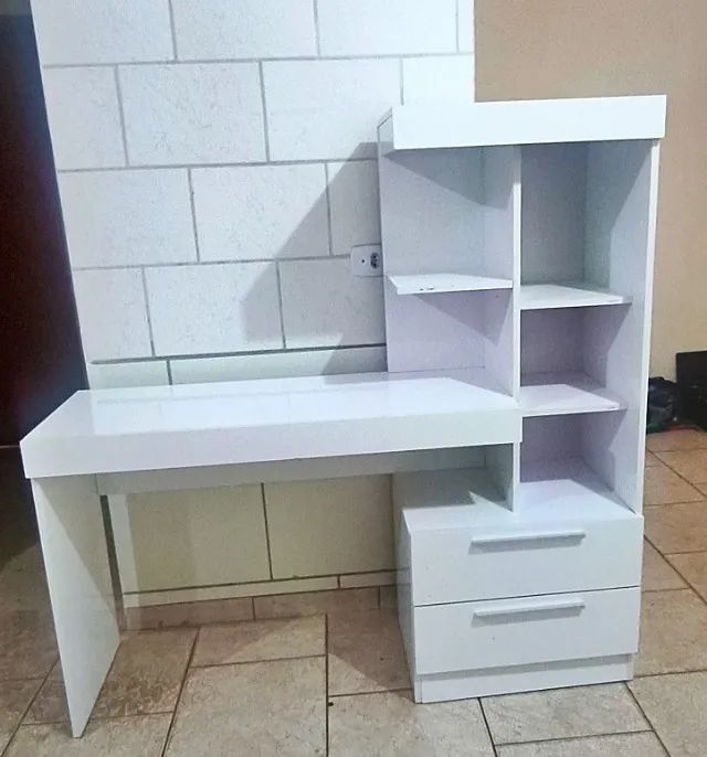 Escrivaninha com Estante Integrada e 2 Gavetas - Branca (bem conservada) - Foto 2
