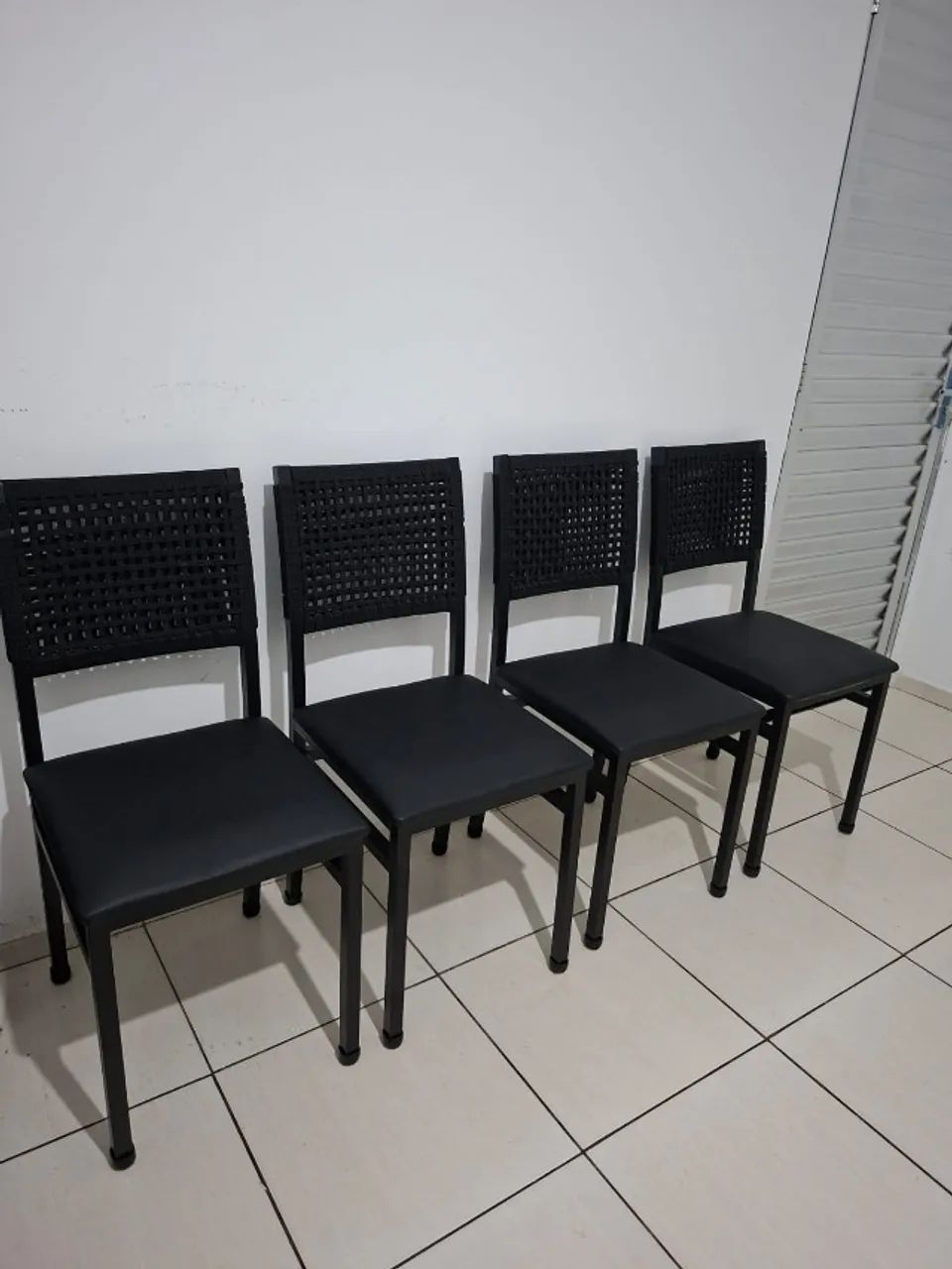 Conjunto quatro cadeiras 
