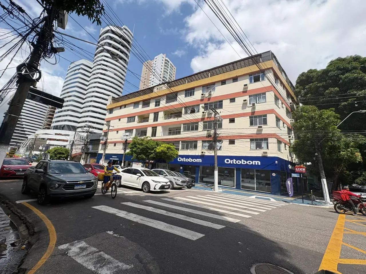 Imóvel para aluguel possui 100 m² com 4 quartos em Umarizal - Belém - PA