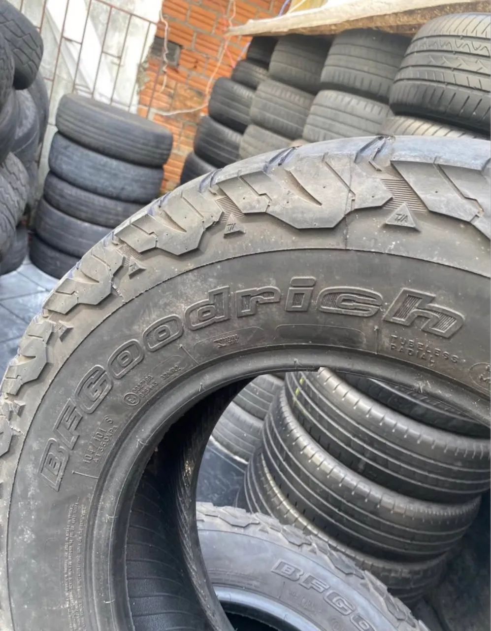 235/70/16 PIRELLI E BF - Foto 4