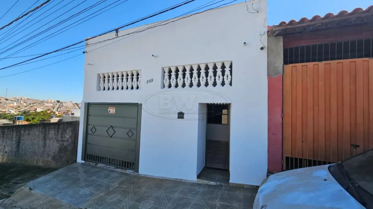 Sobrado com 3 dormitórios e edícula completa à venda no Lopes de Oliveira | Sorocaba