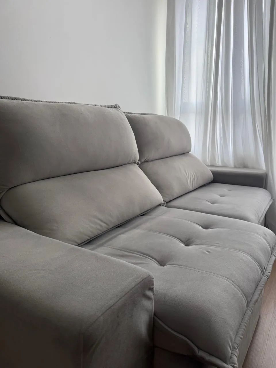 Sofá retrátil cinza  - Foto 4