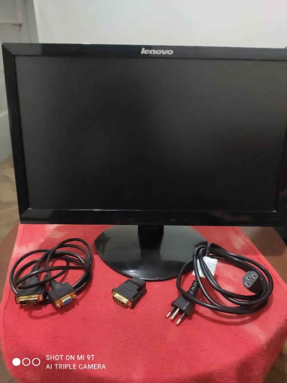 Monitor Lenovo 18,5 Polegadas LCD