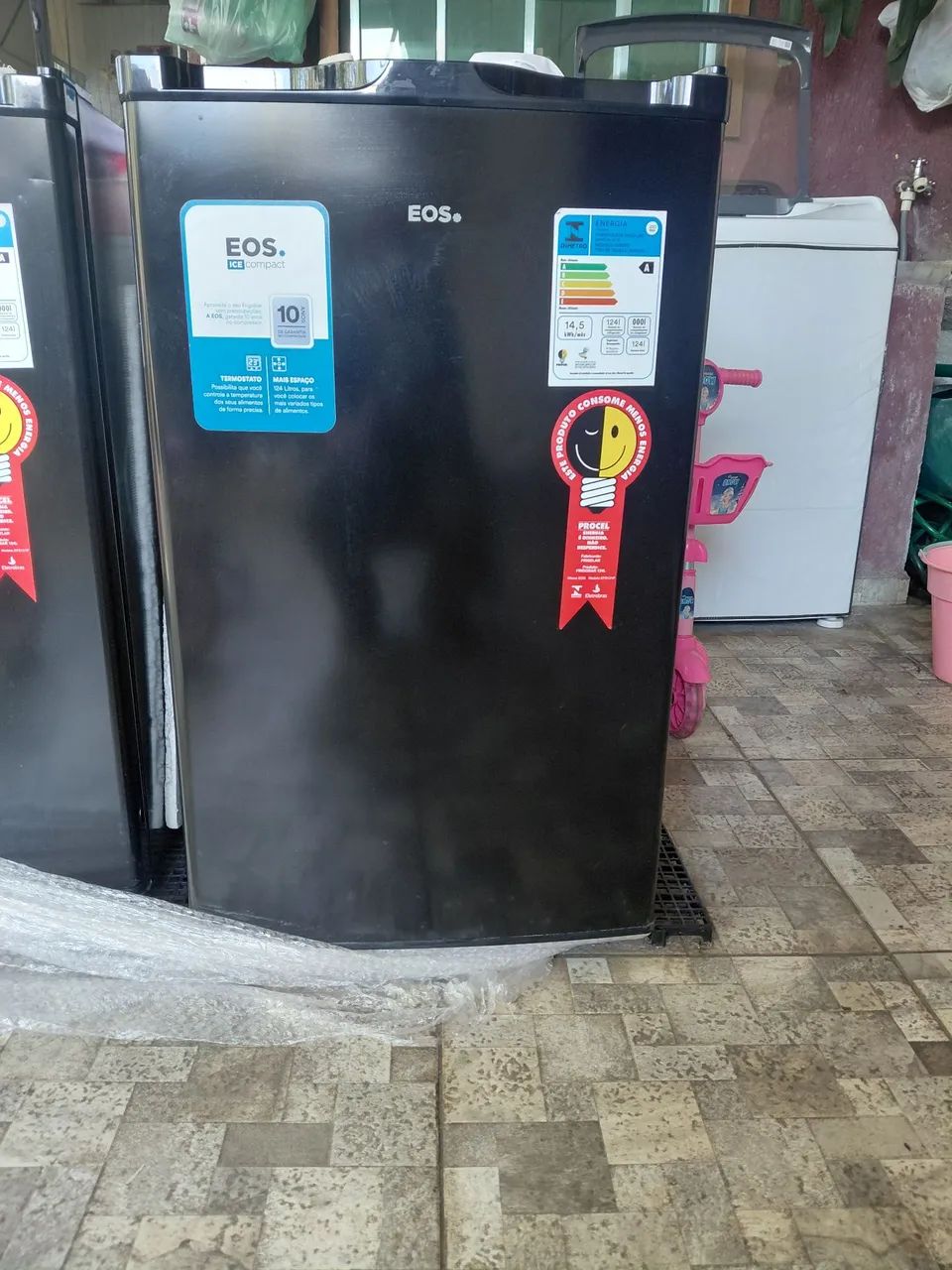 Frigobar 124 litros 220wts de Potência 