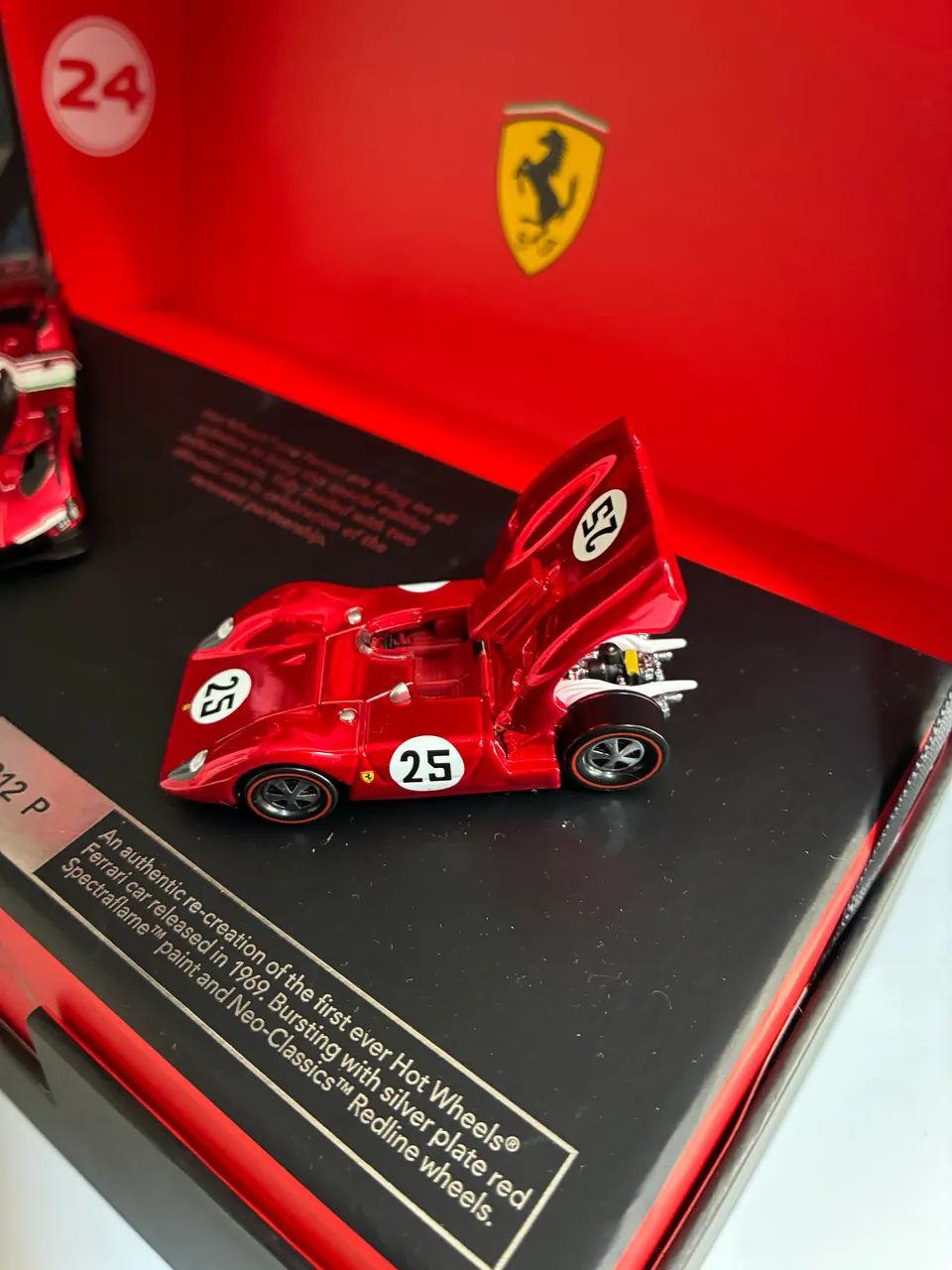 Hot Wheels Set Ferrari Heritage Collection 312p & 499p Mod 1:64 - Foto 5