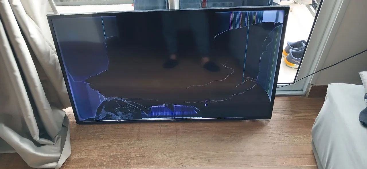 Televisão Samsung 49" - Quebrada