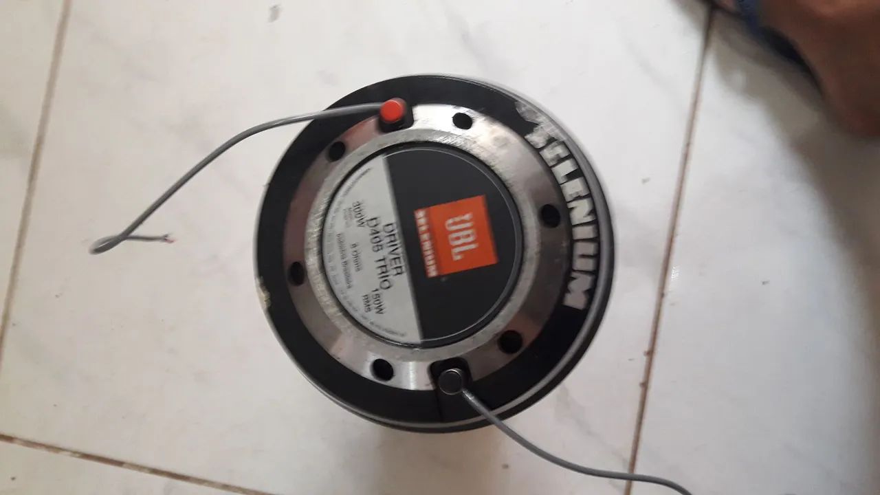 Vendo corneta 405 trio com o cone normal 
