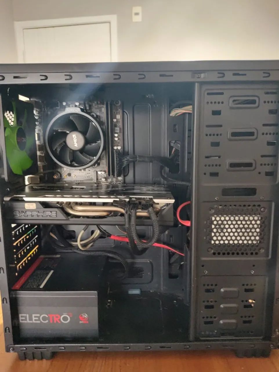 AMD Ryzen 5 2600 Six-Core 3.40GHz + RAM 16,0 GB + Placa de vídeo