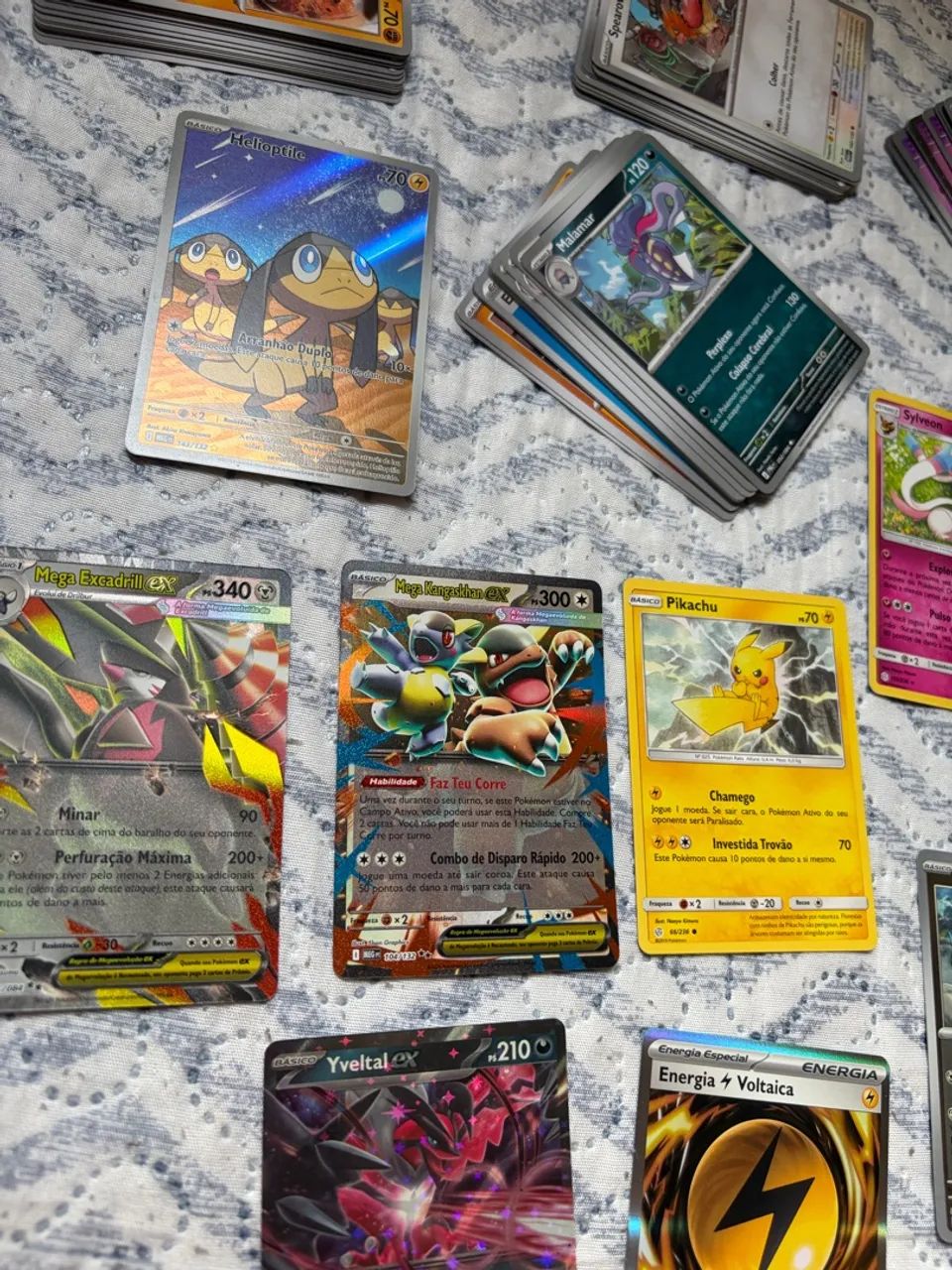 Cartas Pokémon (Boa quantia)
