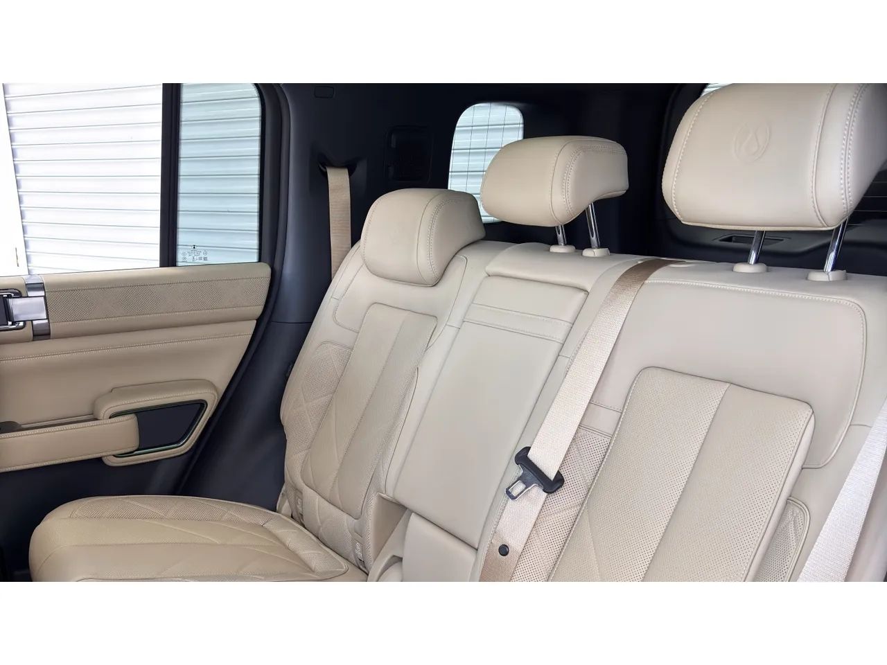 Denza B5 SUV híbrido plug-in, foto 10 de 14
