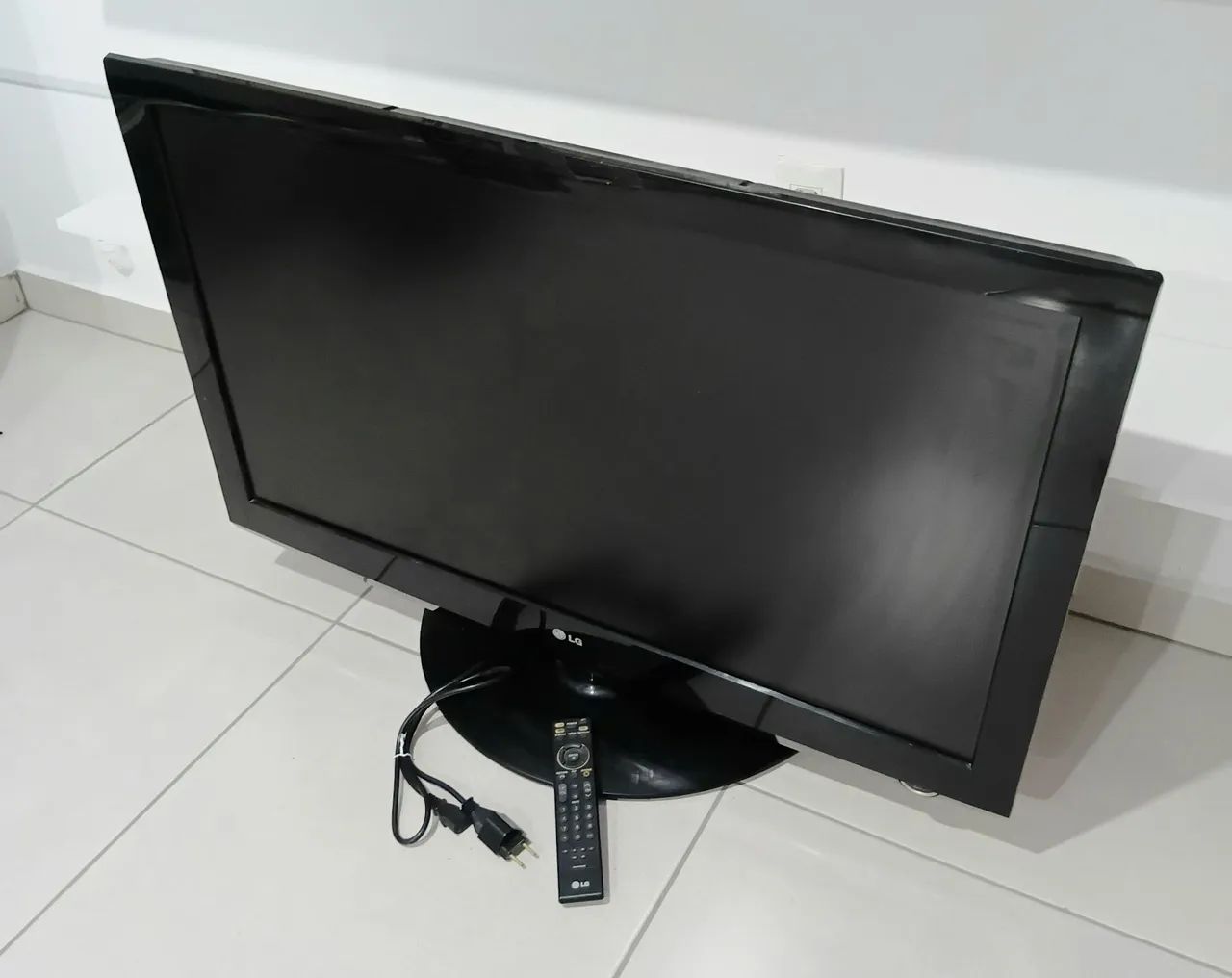 TV LG 43 polegadas..COM DEFEITO. Leia a descrição para mais informações 