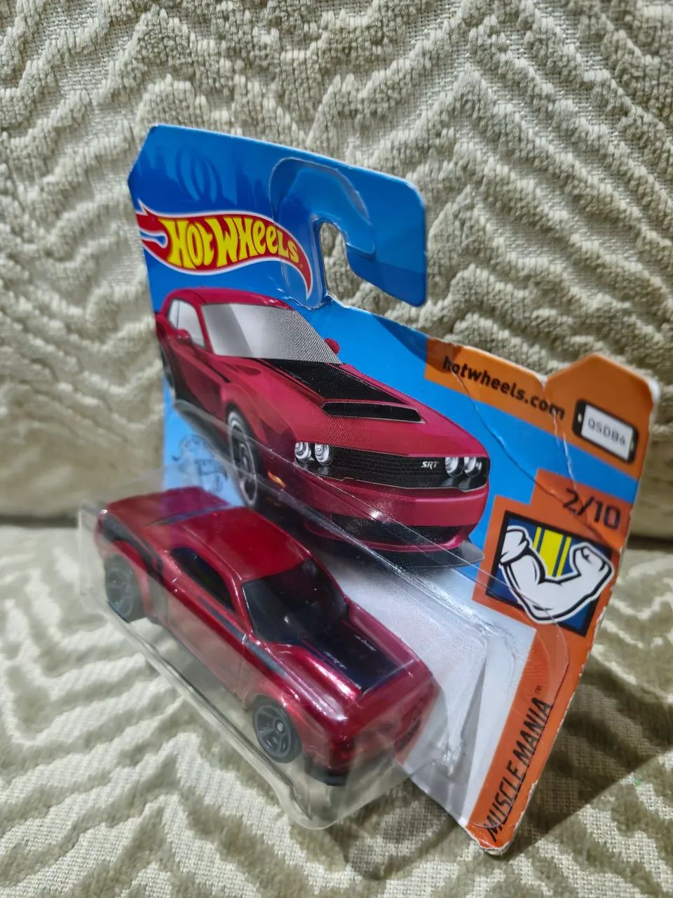 Hotwheels DODGE CHALLENGER na cor vinho uma raridade - Foto 4