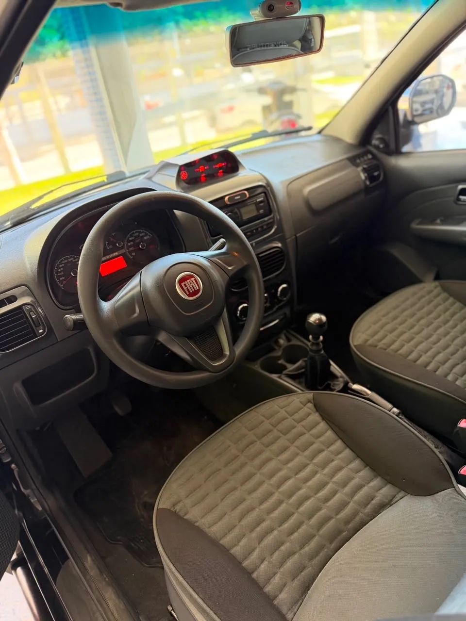 Fiat Strada Adventure1.8/ 1.8 Locker Flex CD 2014 - Foto 2