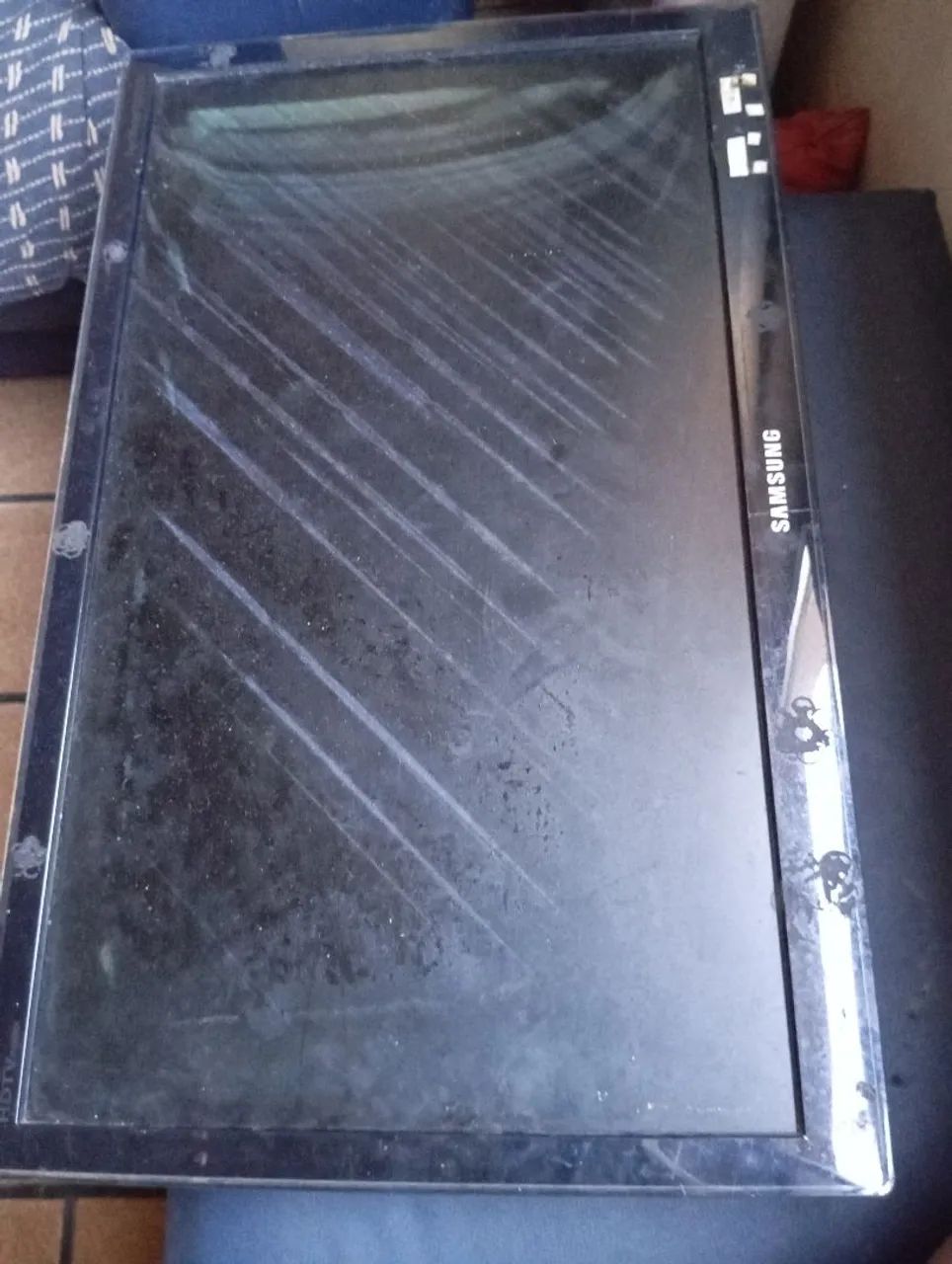Tv queimada marca Samsung para retirada de peças 20 polegadas somente 50,00