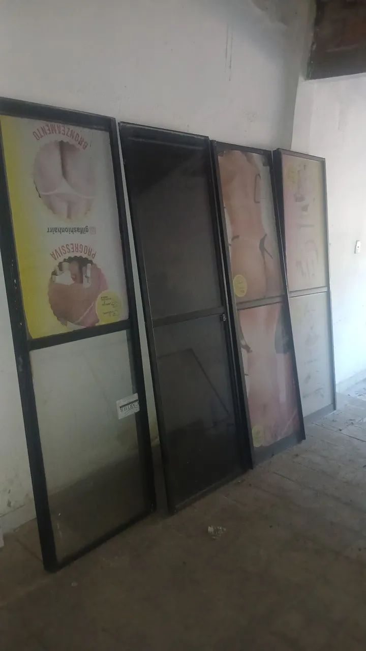 Porta de alumínio com vidro 