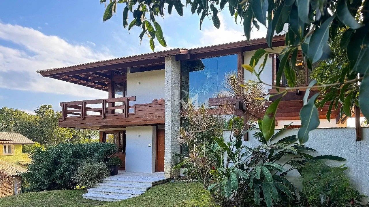 Casa de 3 suítes à venda no Cacupé, Florianópolis/SC
